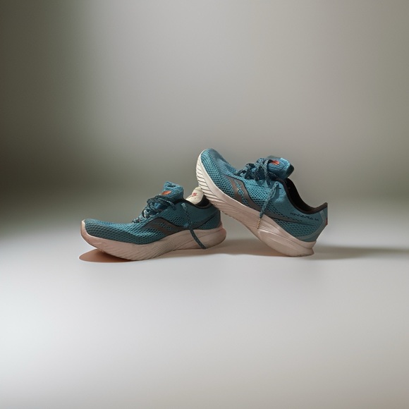 Saucony kinvara 14’s - Picture 2 of 3